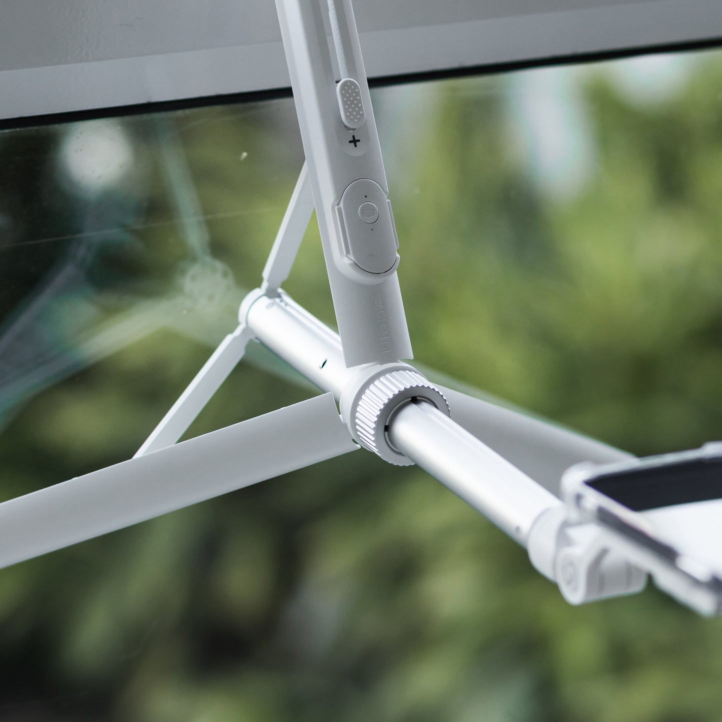 Magnetic Overhead Tripod with Remote – 1.44m Foldable Stand