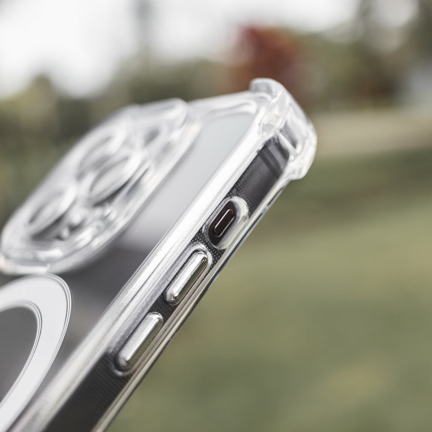 Transparent Shockproof MagSafe Bumper Case